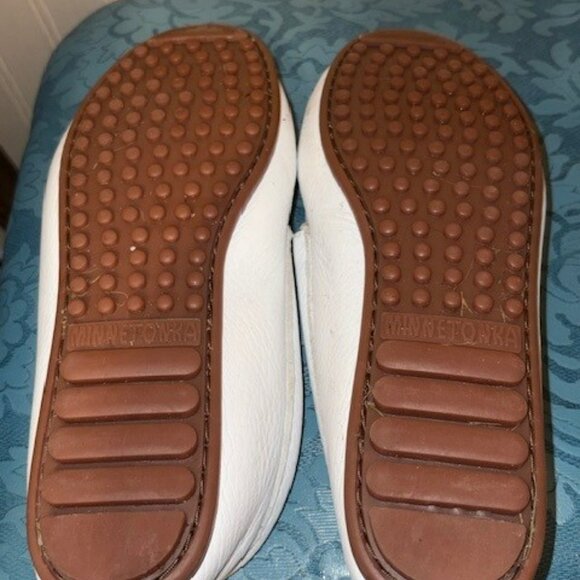 Minnetonka Women's Thunderbird Animikii Softsole Moccasin Flats - Picture 4 of 4